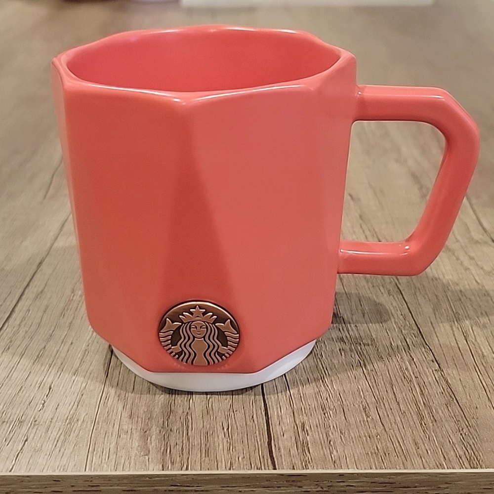 STARBUCKS HAPPY HEARTS CORAL PINK BADGE MUG W/COPPER COIN LOGO ACCENT 12OZ